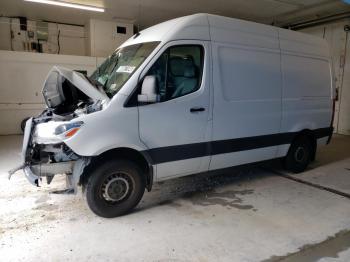  Salvage Mercedes-Benz Sprinter