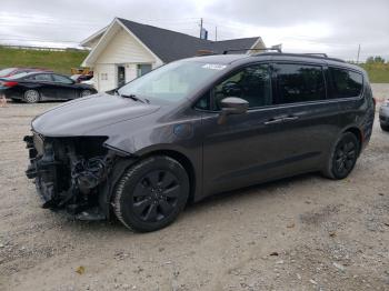  Salvage Chrysler Pacifica