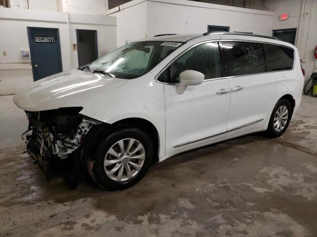  Salvage Chrysler Pacifica