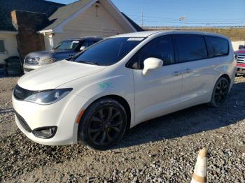  Salvage Chrysler Pacifica