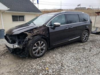  Salvage Chrysler Pacifica