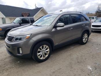  Salvage Kia Sorento