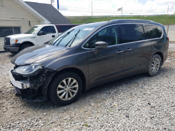  Salvage Chrysler Pacifica