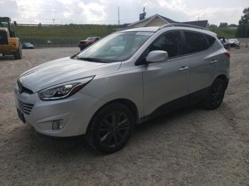  Salvage Hyundai TUCSON