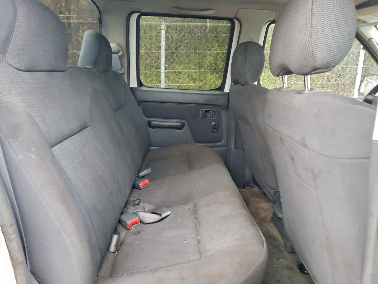 Nissan Frontier Crew Cab Xe Image 12