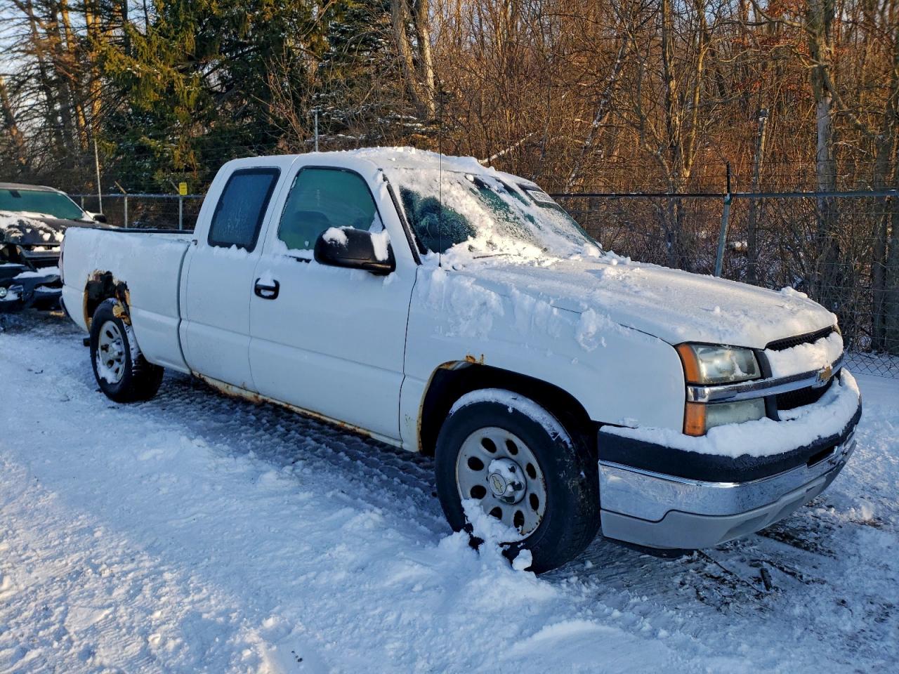 Chevrolet Silverado C1500 Image 4