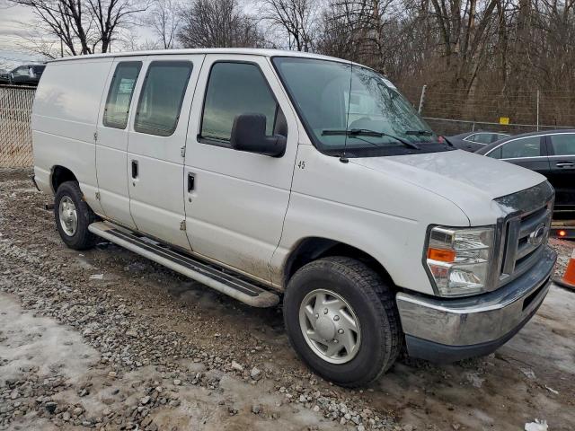Ford Econoline E250 Van Image 11