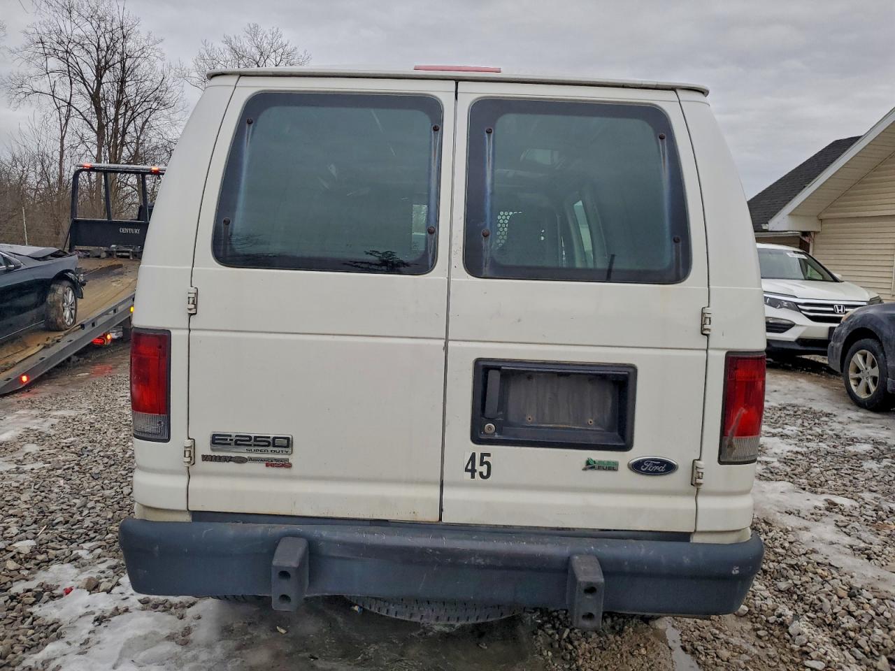 Ford Econoline E250 Van Image 5