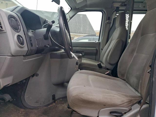 Ford Econoline E250 Van Image 10