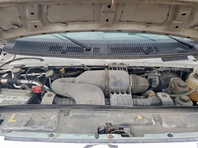 Ford Econoline E250 Van Image 3