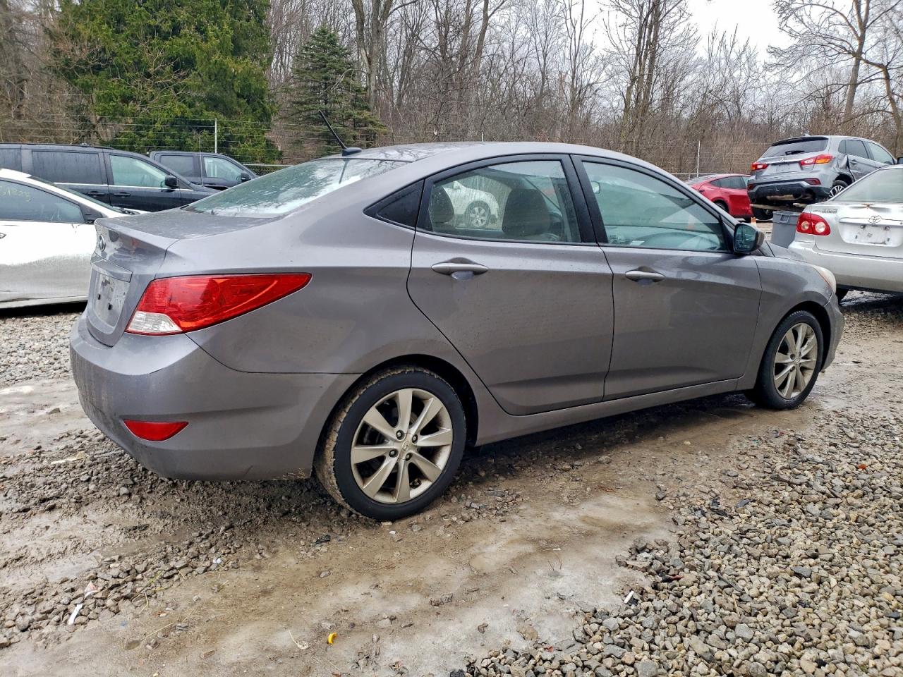 Hyundai ACCENT Gls Image 7