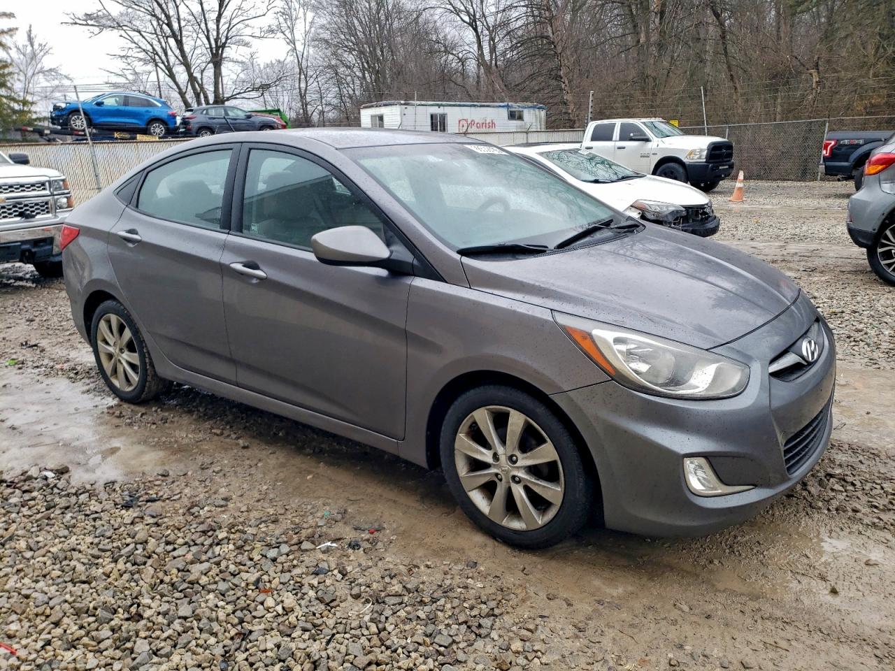 Hyundai ACCENT Gls Image 6