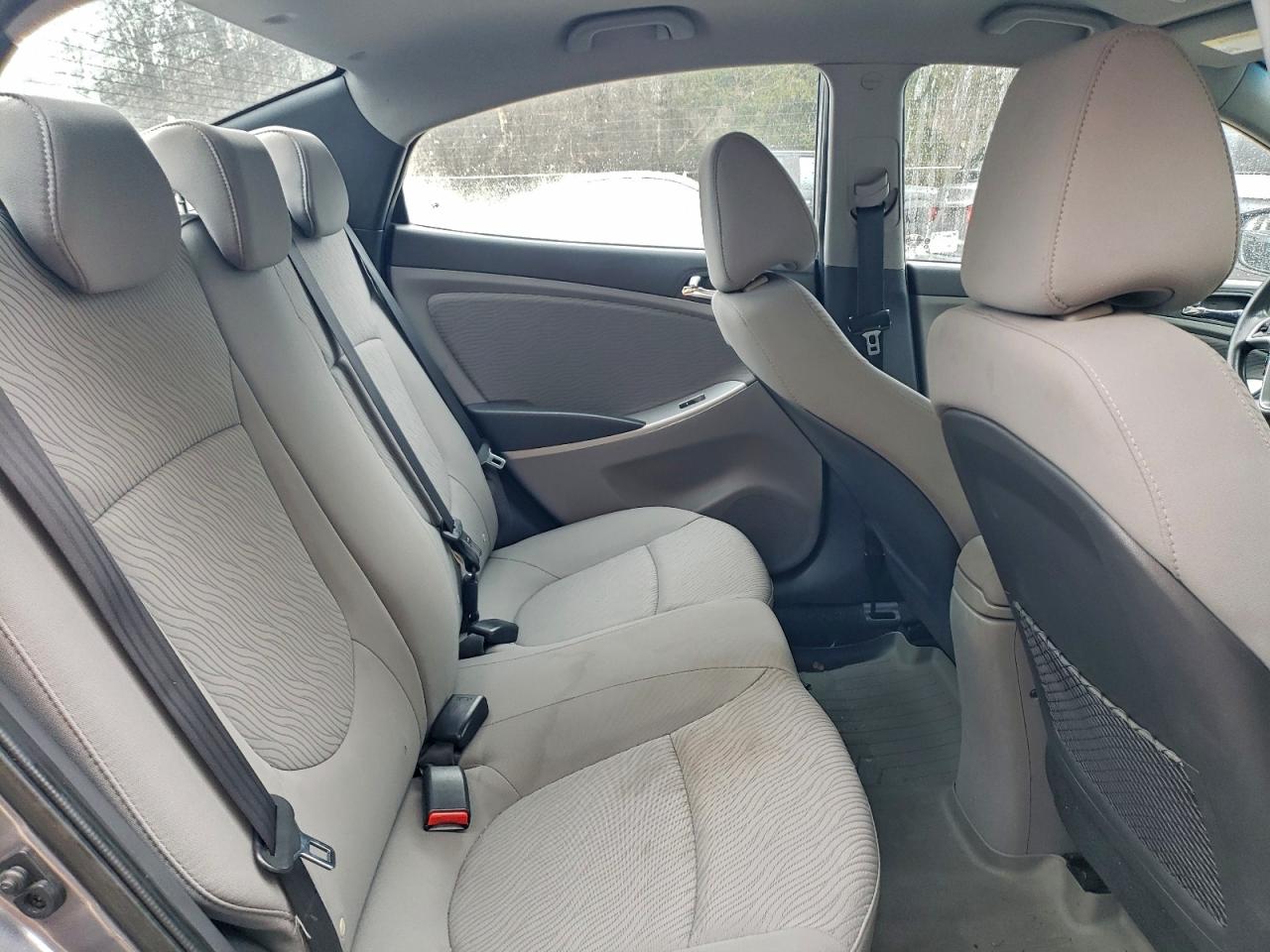 Hyundai ACCENT Gls Image 3