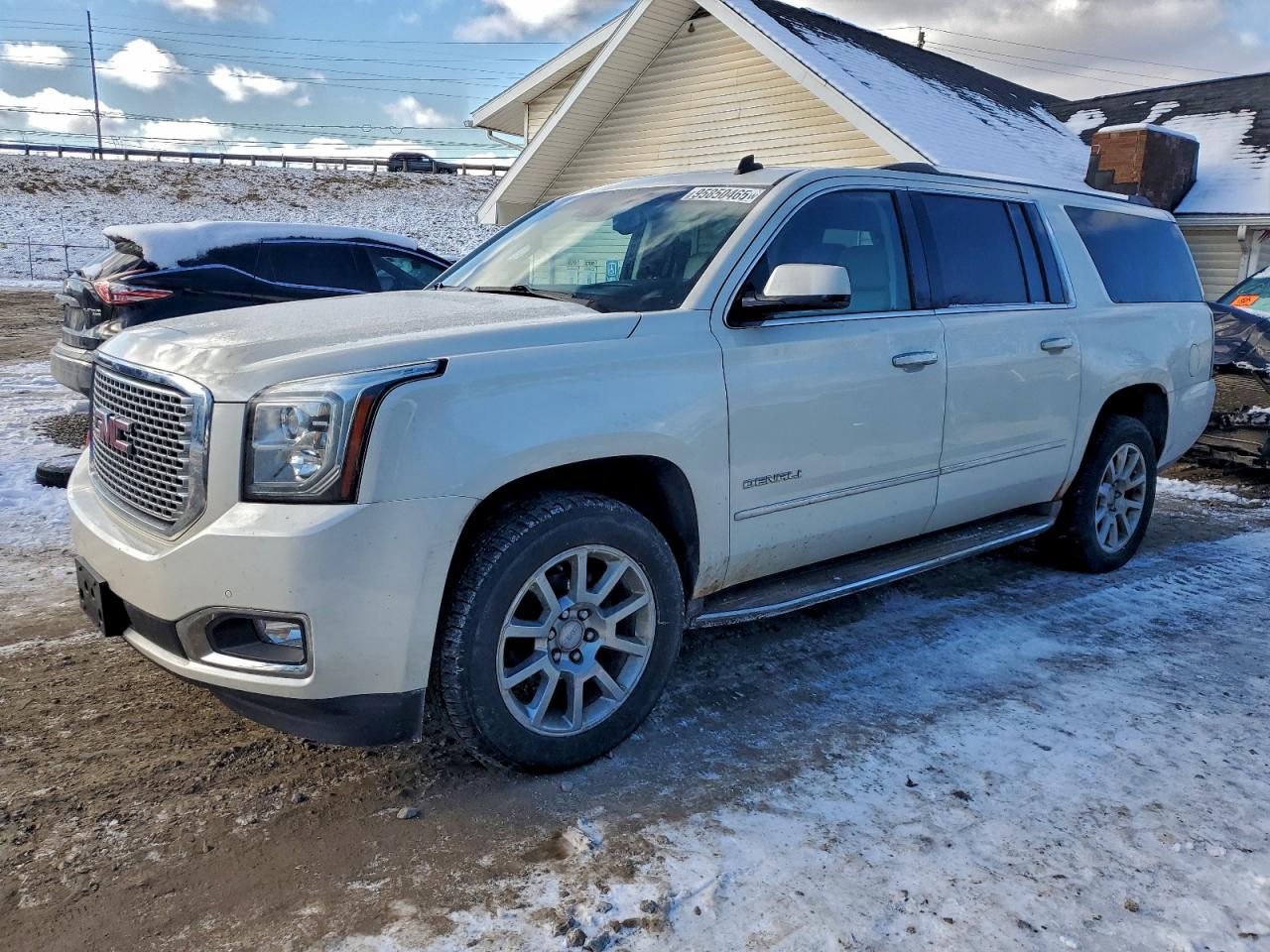 GMC Yukon Denali Image 1
