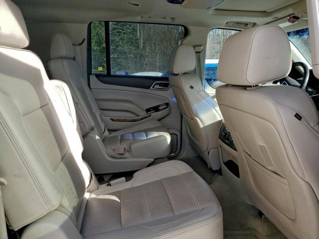 GMC Yukon Denali Image 12