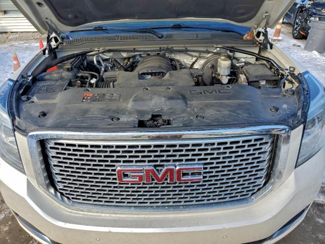 GMC Yukon Denali Image 13