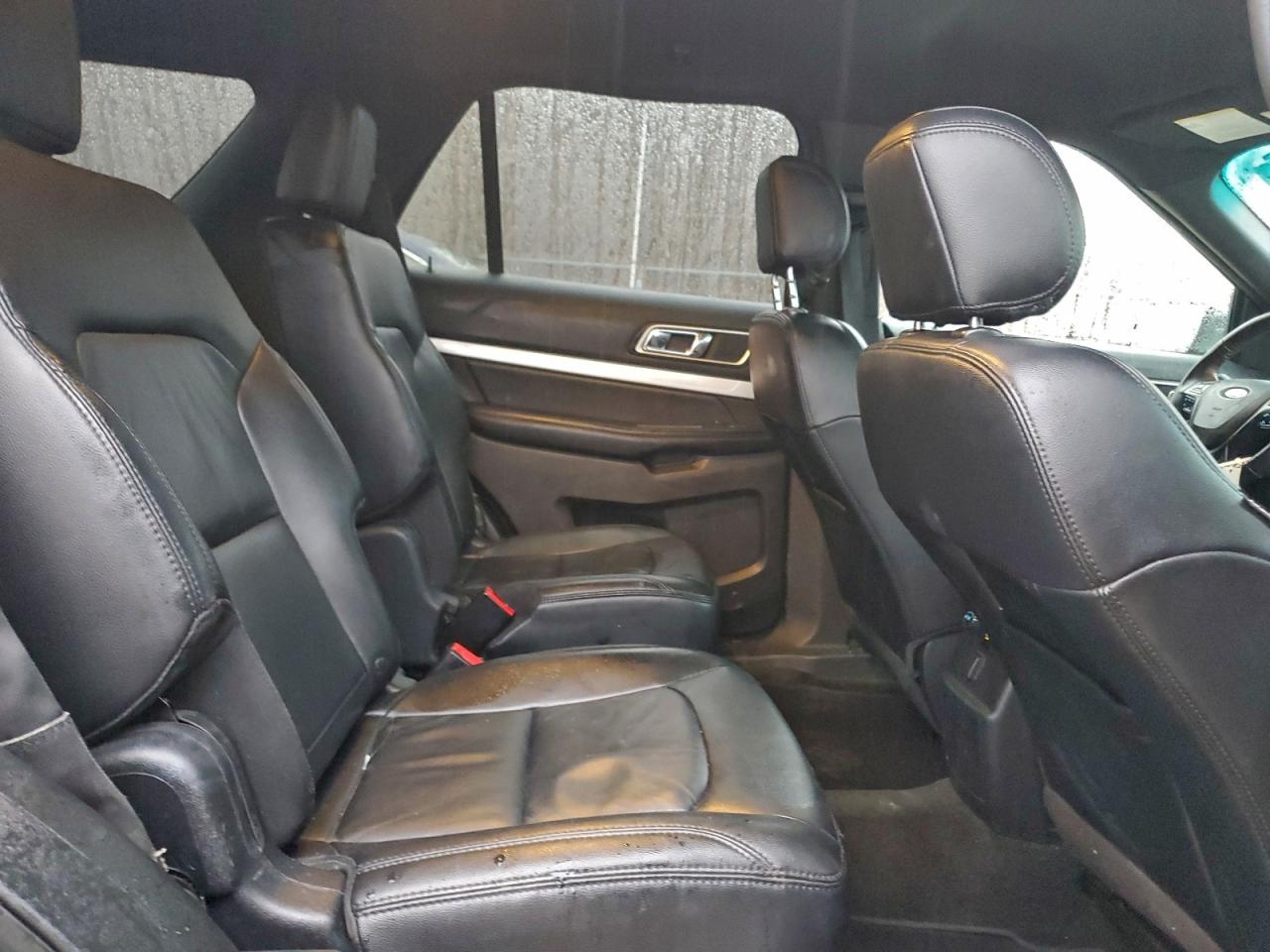 Ford Explorer Xlt Image 7