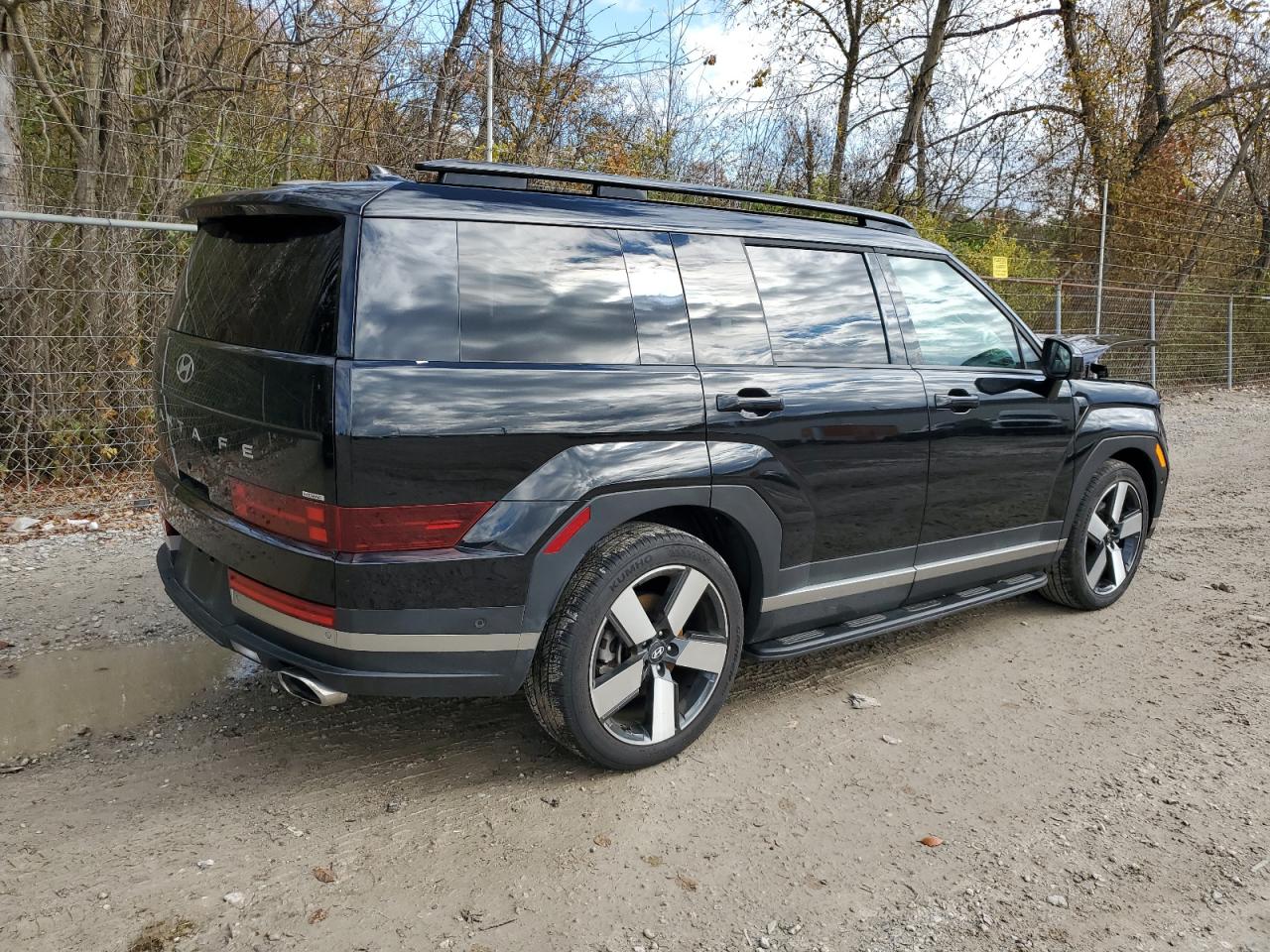 Hyundai SANTA FE Limited Image 2