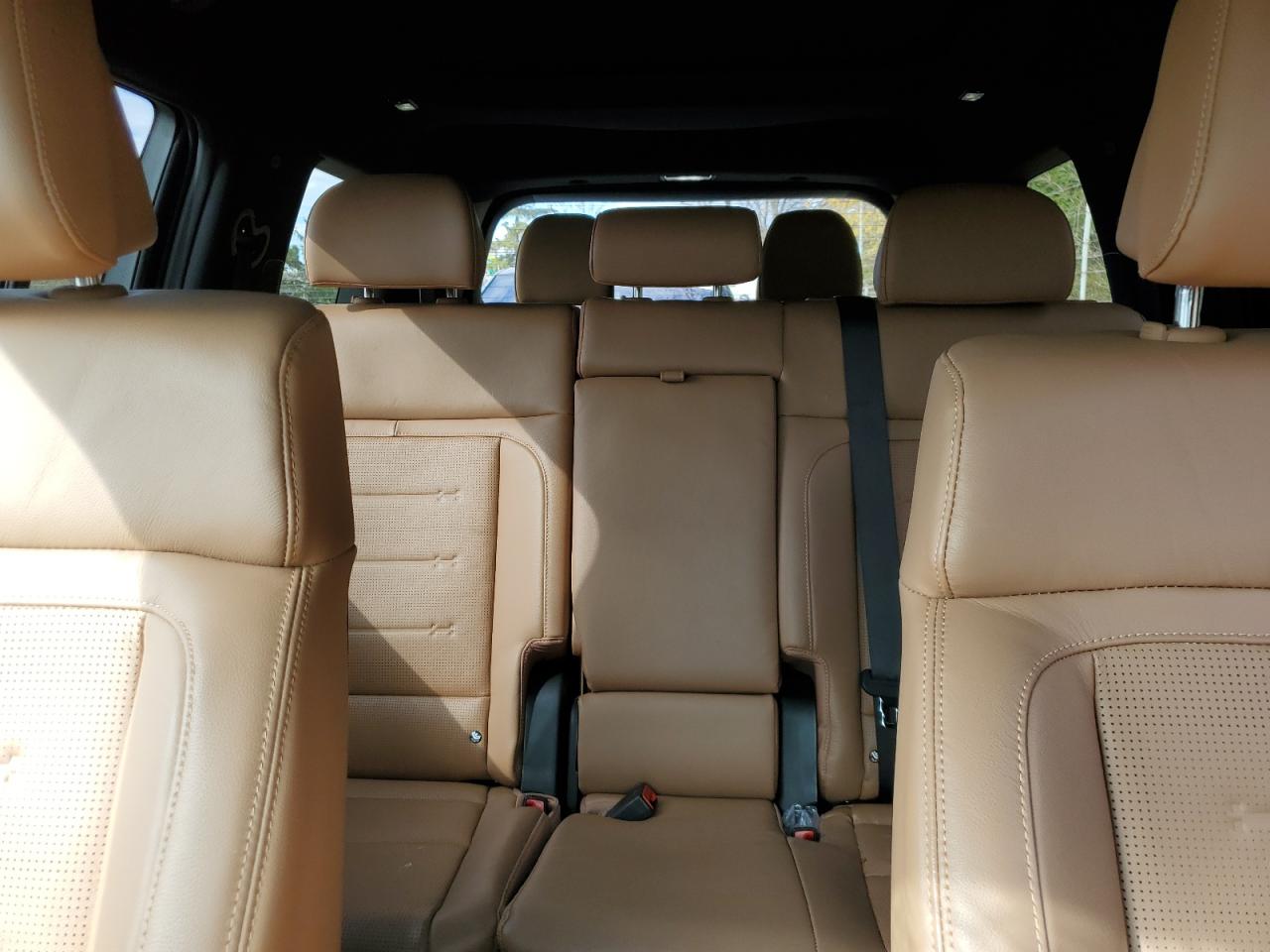 Hyundai SANTA FE Limited Image 8