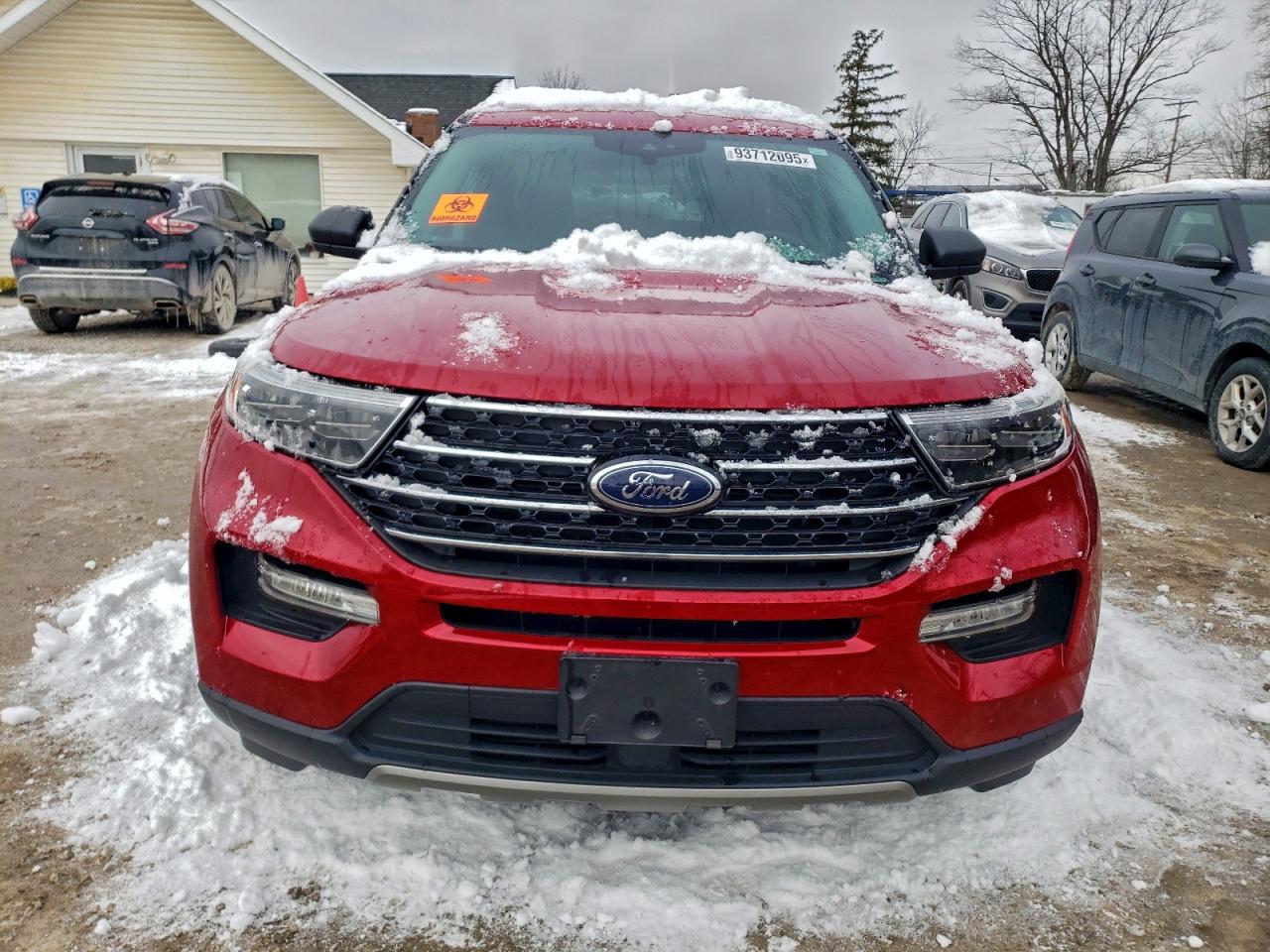 Ford Explorer Xlt Image 8