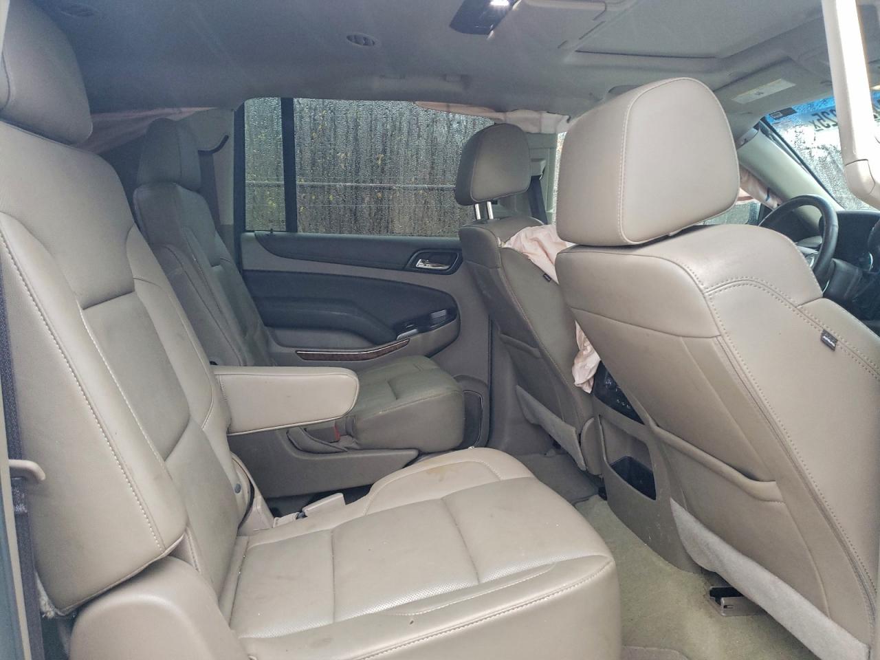 Chevrolet Suburban K1500 Premier Image 12