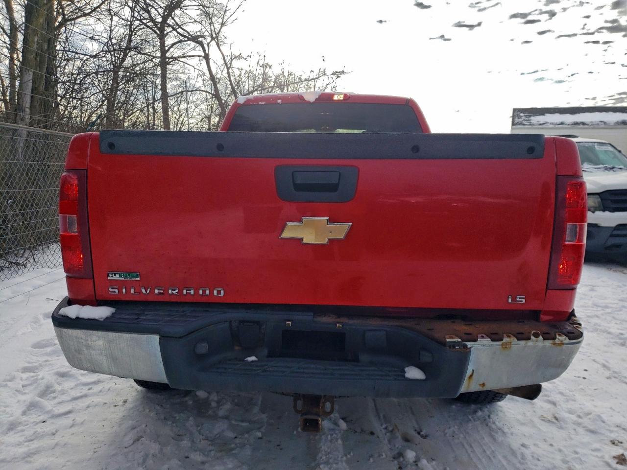 Chevrolet Silverado K1500 Ls Image 2