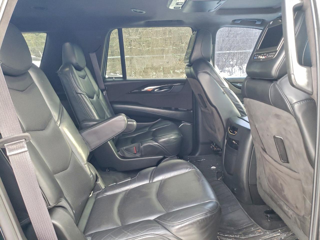 Cadillac Escalade Platinum Image 4