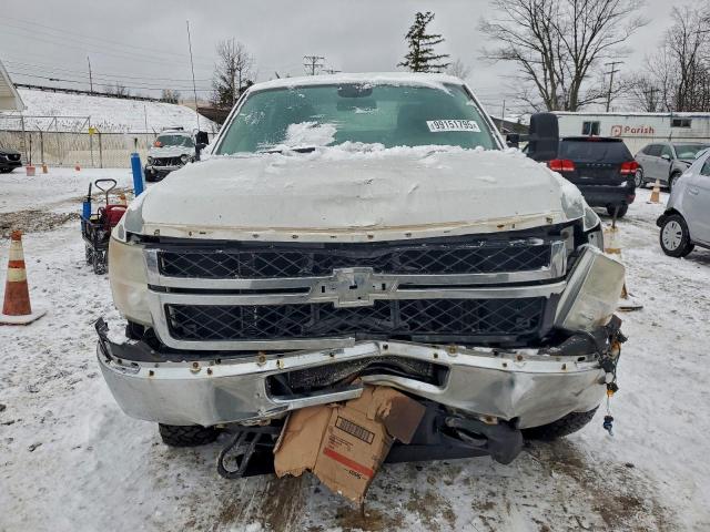 Chevrolet Silverado K3500 Image 12