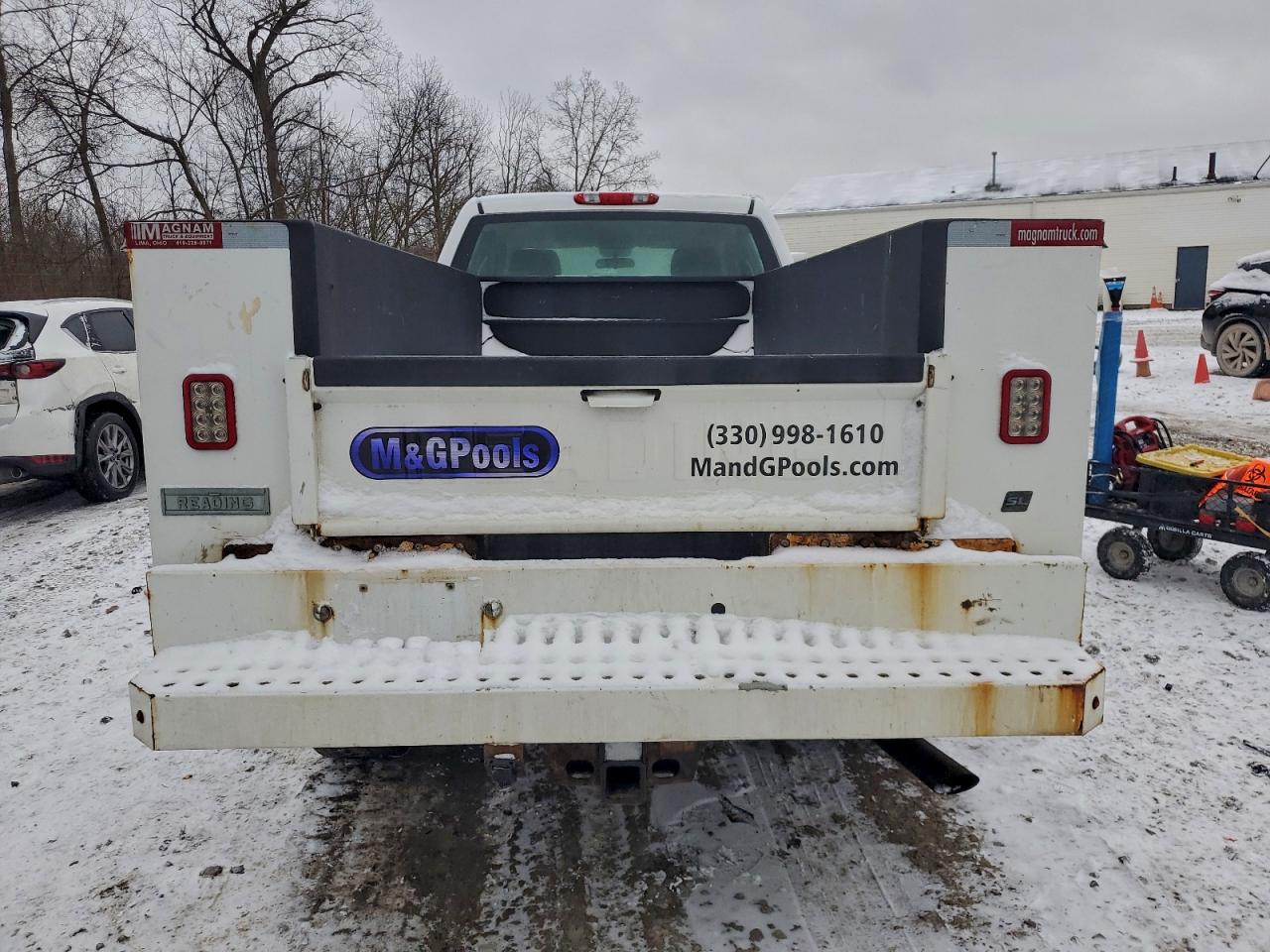 Chevrolet Silverado K3500 Image 10