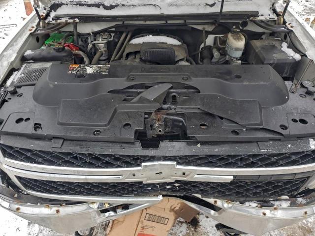 Chevrolet Silverado K3500 Image 6