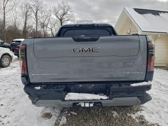 GMC Sierra Denali Image 2