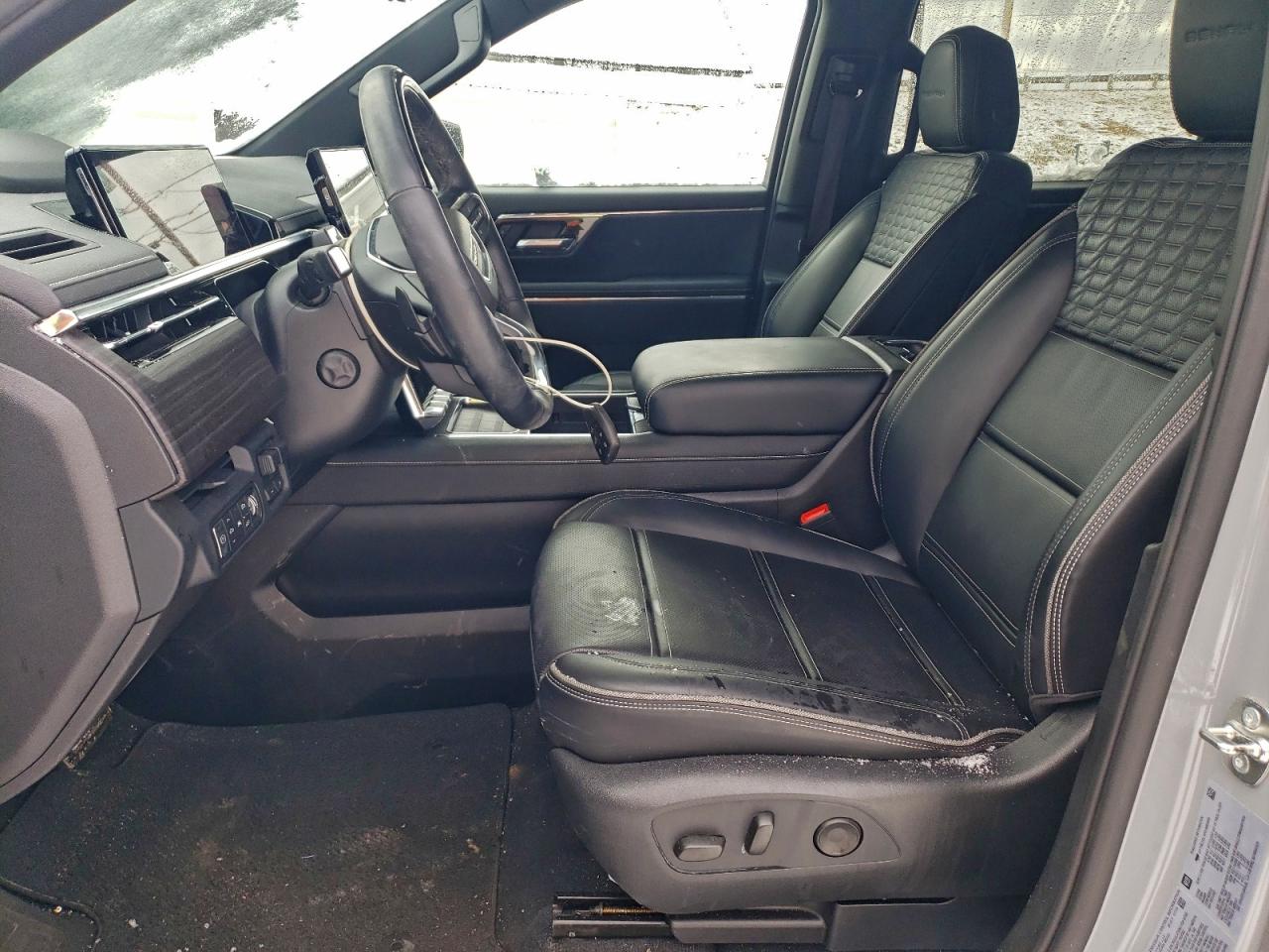 GMC Sierra Denali Image 4