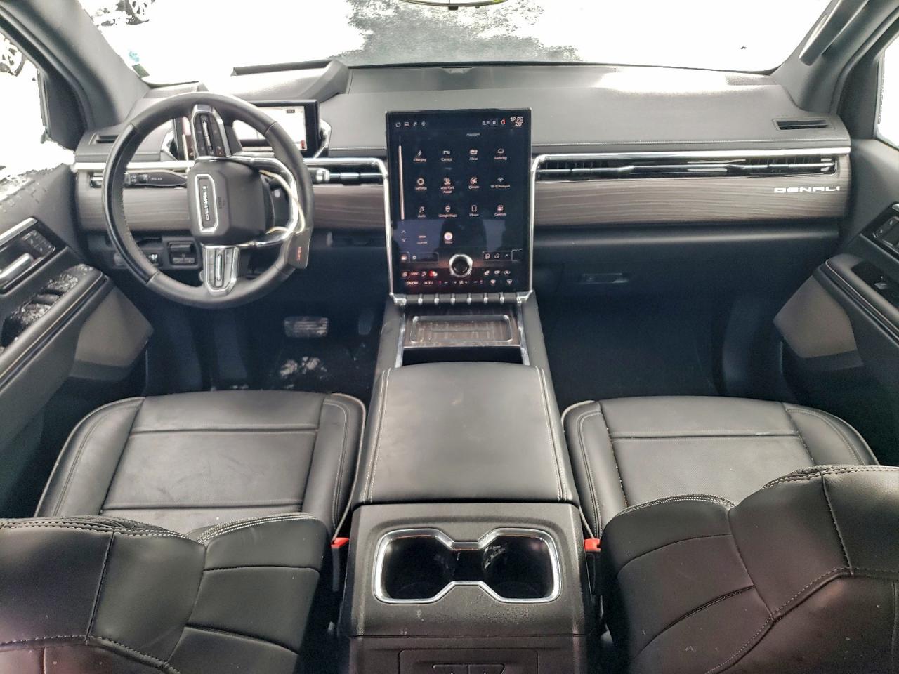 GMC Sierra Denali Image 3