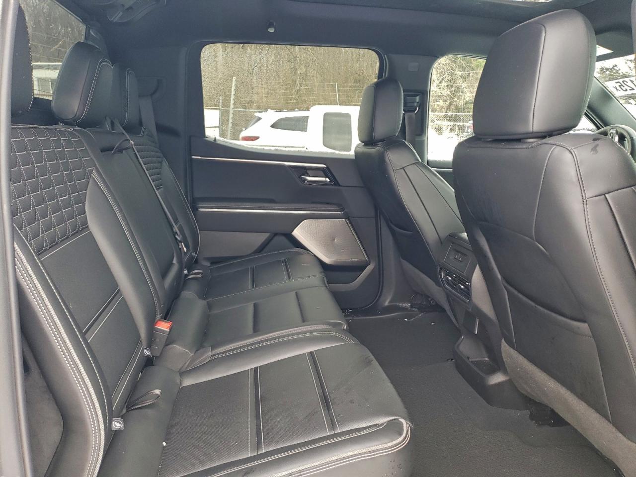 GMC Sierra Denali Image 8