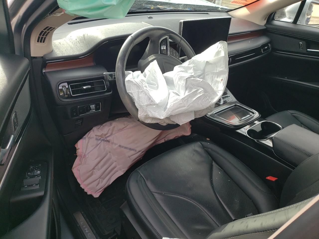 Lincoln Nautilus Reserve Image 12