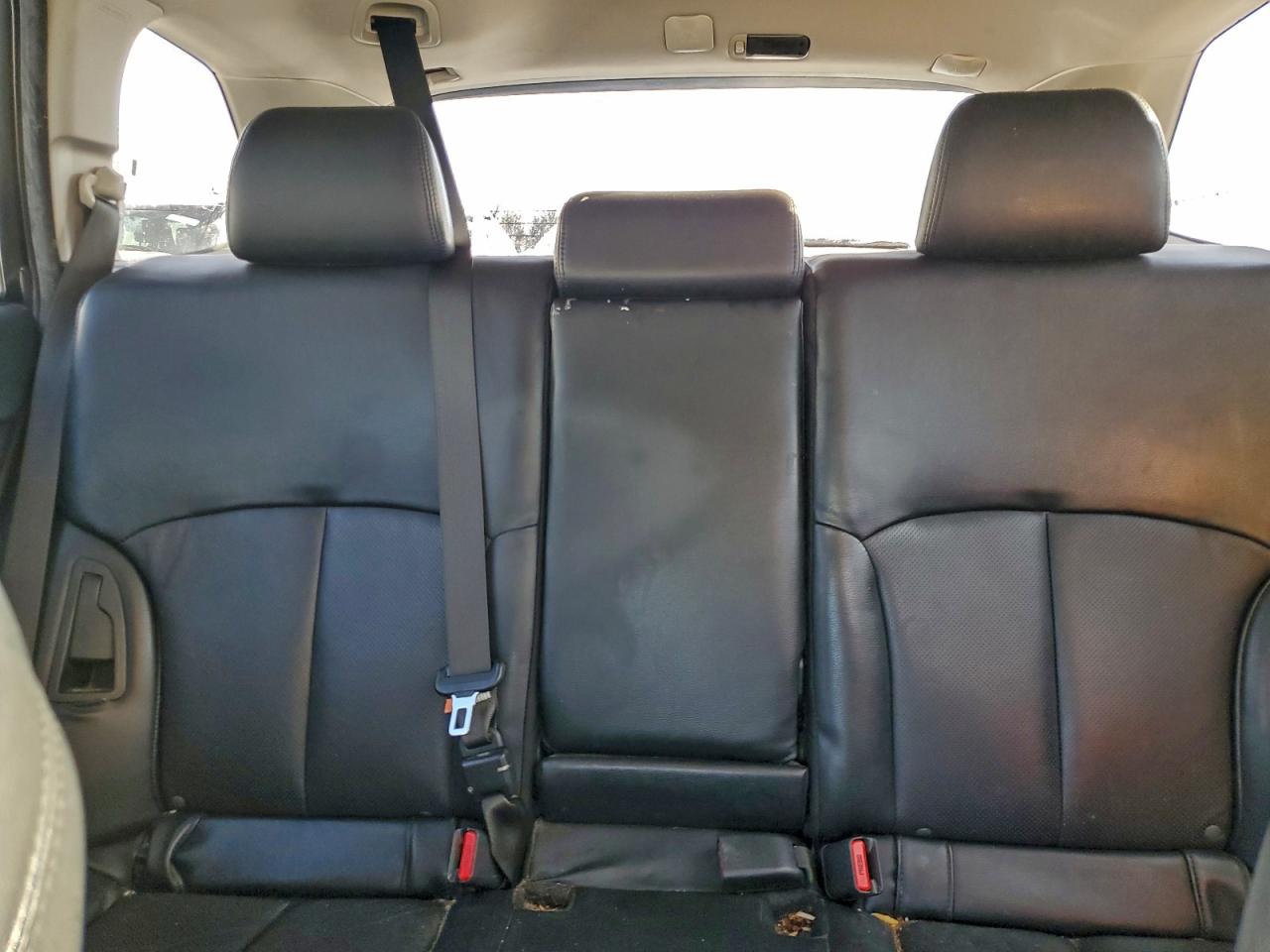 Subaru Outback 2.5i Limited Image 3