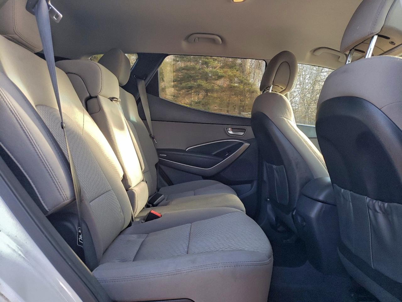 Hyundai SANTA FE Image 10