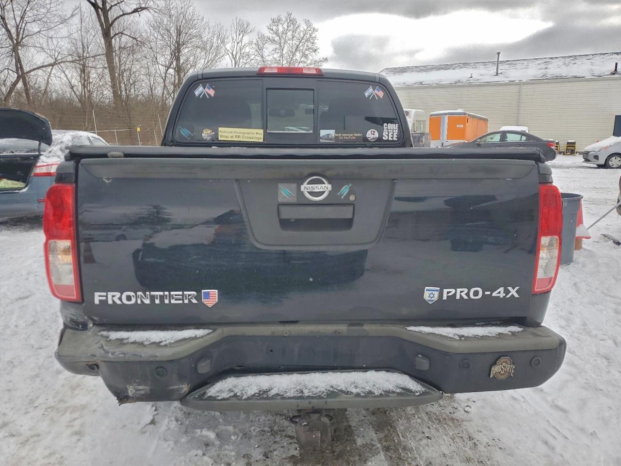 Nissan Frontier S Image 2