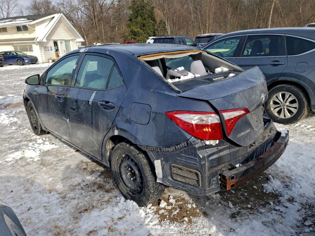 Toyota Corolla L Image 2