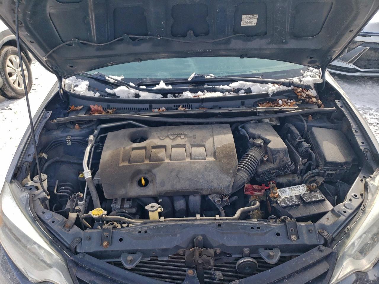 Toyota Corolla L Image 6