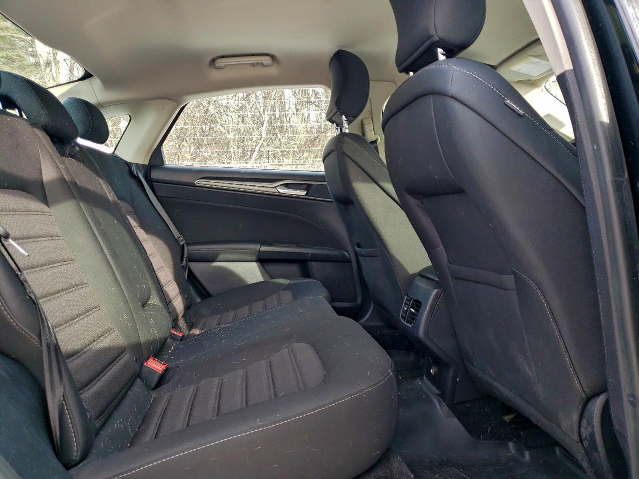 Ford Fusion Se Image 6