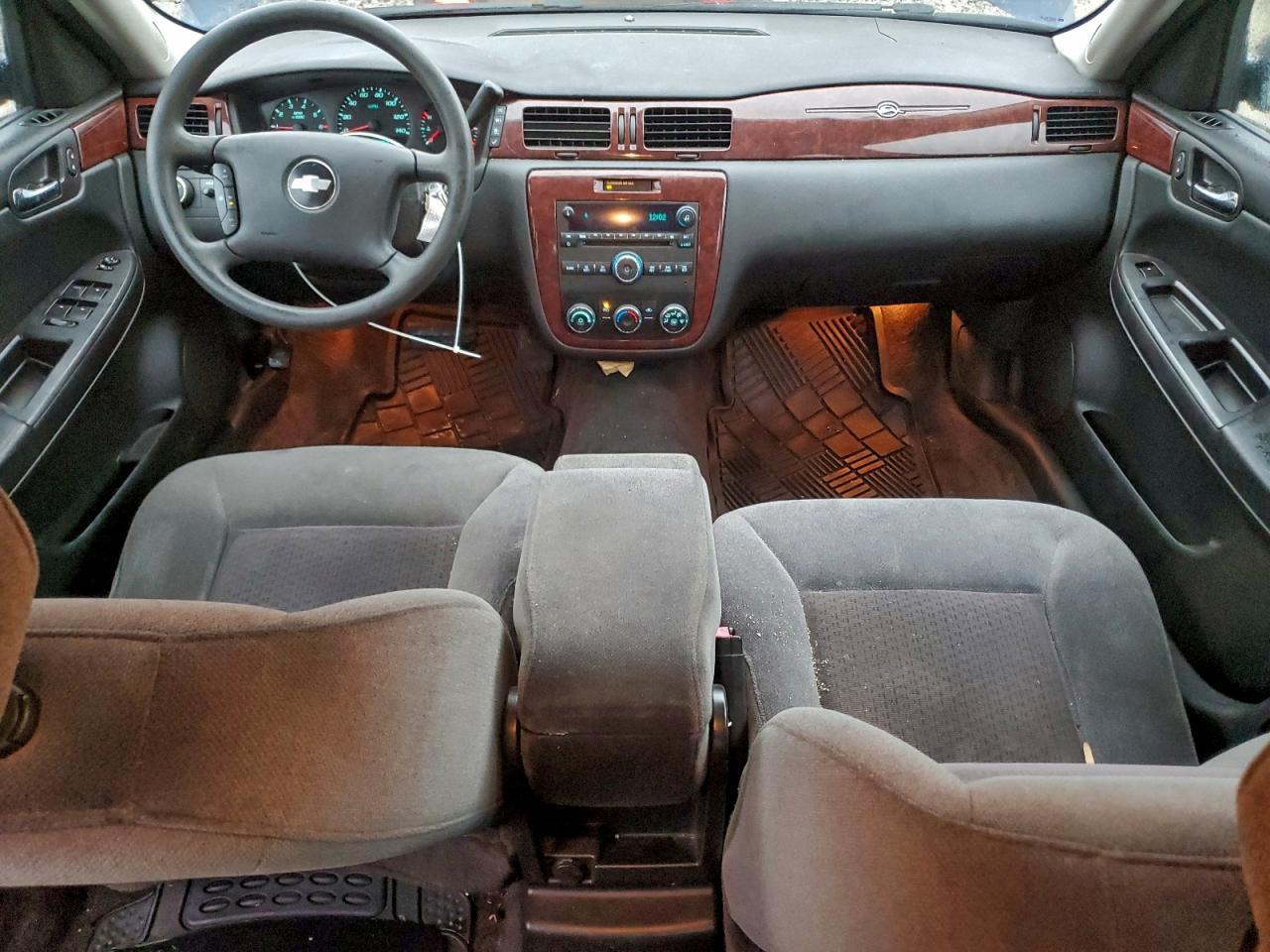 Chevrolet Impala Ls Image 4