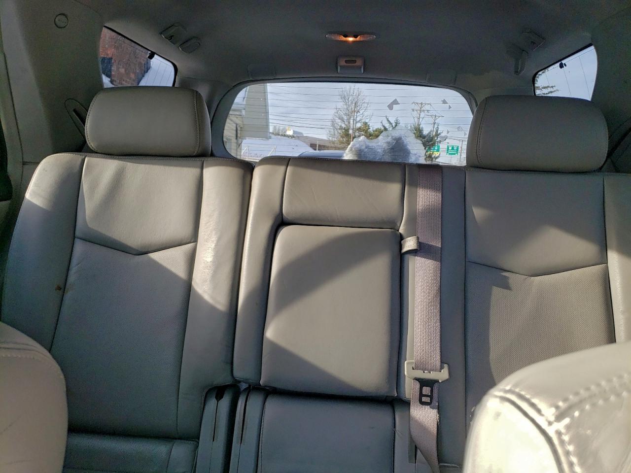 Cadillac SRX Image 3